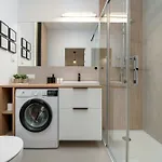 Beautiful With Balcony By Renters Lejlighed Poznań