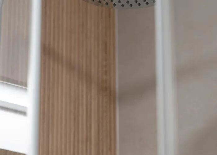 アパート Beautiful With Balcony By Renters