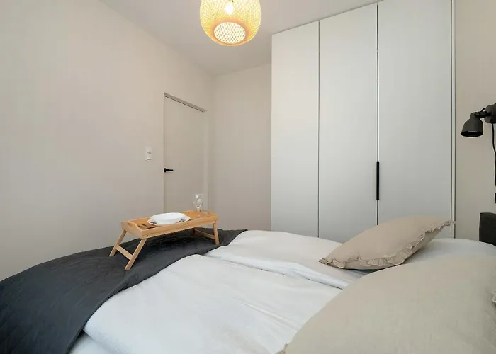 Beautiful With Balcony By Renters アパート