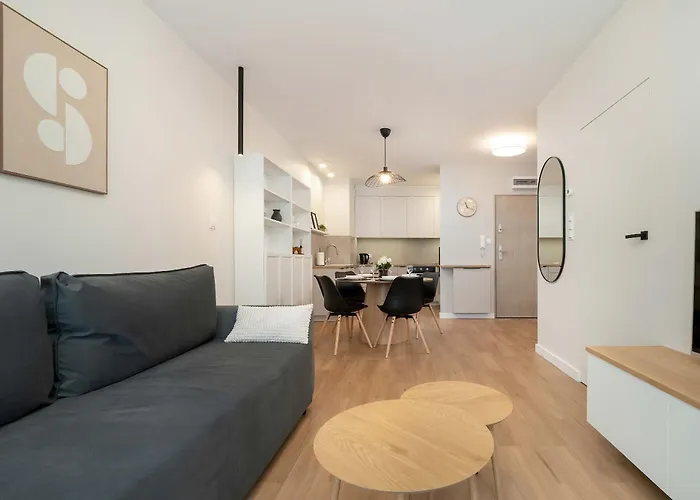 アパート Beautiful With Balcony By Renters ポズナン