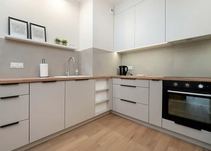 アパート Beautiful With Balcony By Renters ポズナン