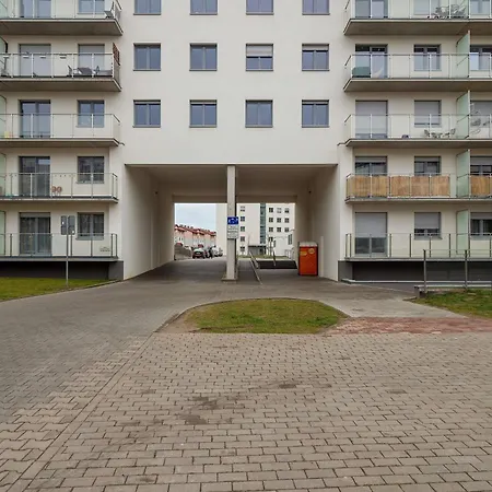 Beautiful With Balcony By Renters Appartement