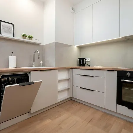 Beautiful With Balcony By Renters Appartement Poznań