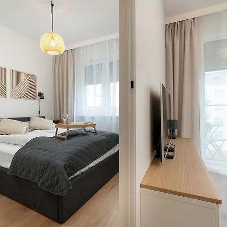 Appartement Beautiful With Balcony By Renters *