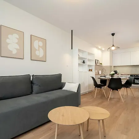 Beautiful With Balcony By Renters Апартаменти Познань