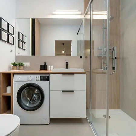 Beautiful With Balcony By Renters Appartement Poznań