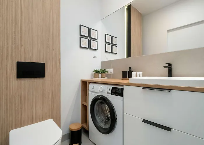 Beautiful With Balcony By Renters Apartment *