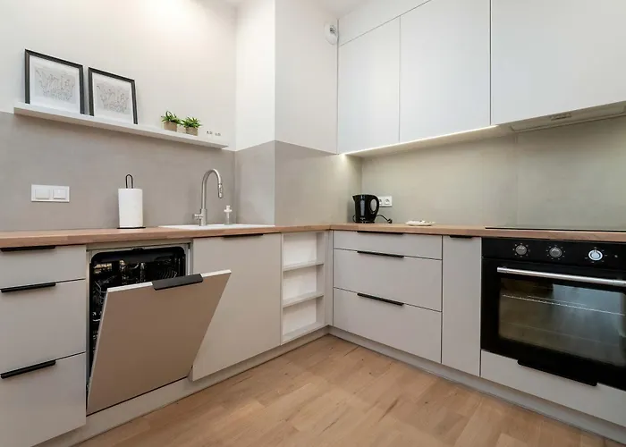 Beautiful With Balcony By Renters Apartment Poznan